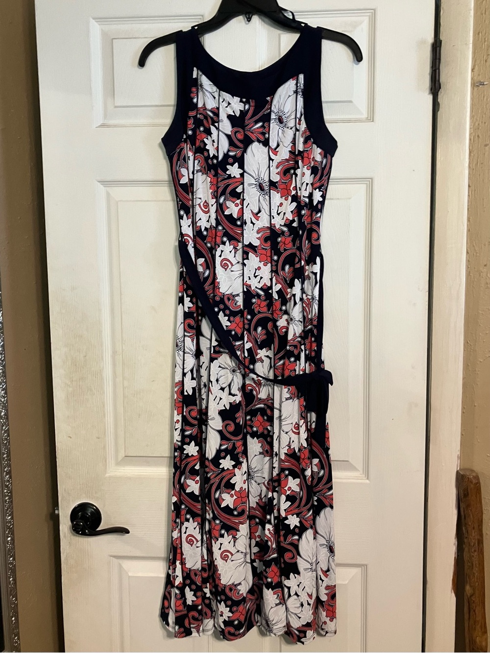Perceptions Black White and Red Floral-Print Sleeveless Maxi Dress Size M